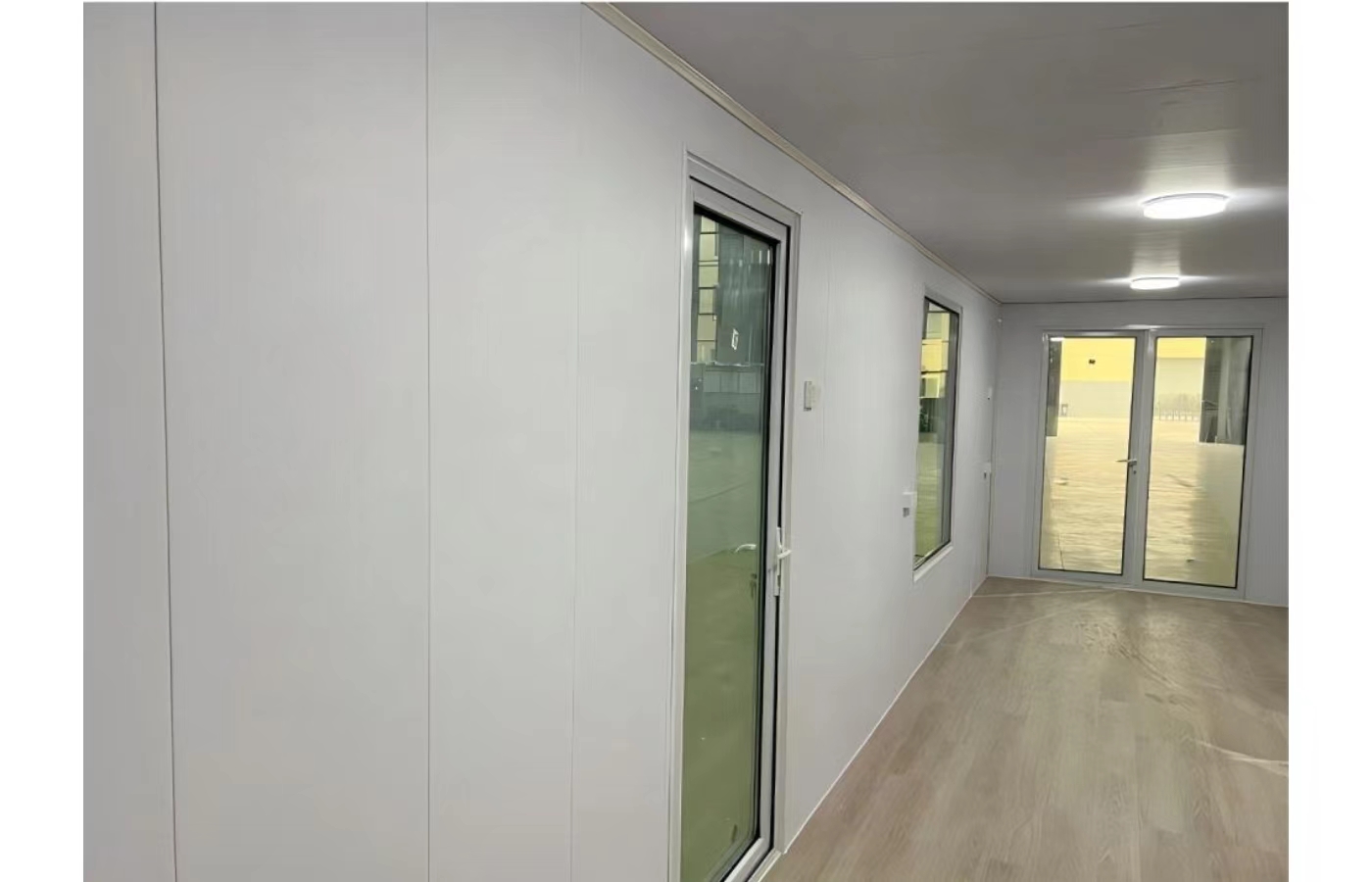 Tavandan Tabana Pencereli Özelleştirilmiş 20ft Sabit Konteyner Ev Tavandan Tabana Pencereli Özelleştirilmiş 20ft Sabit Konteyner Ev